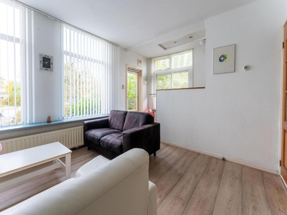 Modern Holiday Home In Heeg With Garden Exteriör bild