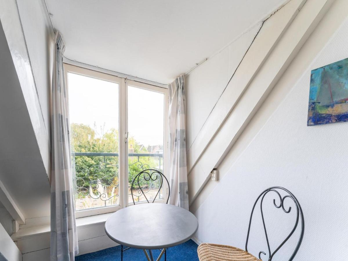 Modern Holiday Home In Heeg With Garden Exteriör bild